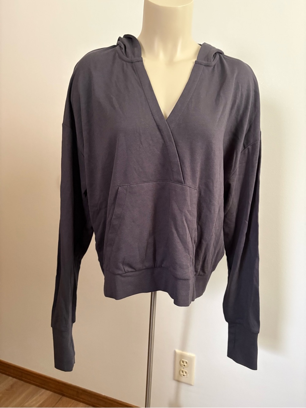 NWT Sweaty Betty After Class Relaxed Hoody Urban Grey Organic Cotton V-Neck M